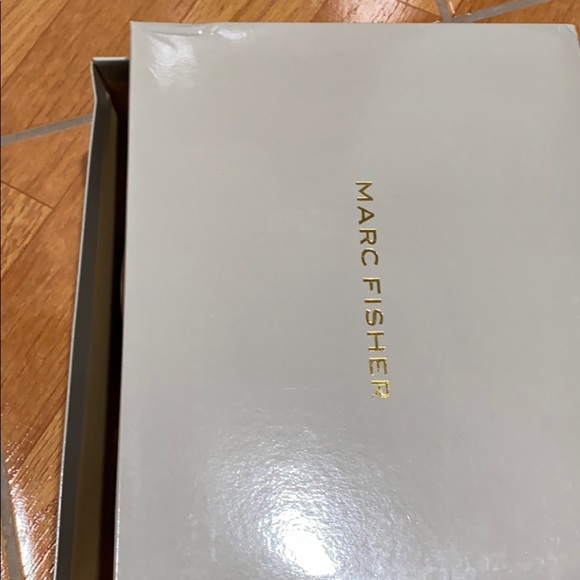 NIB Marc Fisher grayish boots size: 9M - Picture 9 of 10